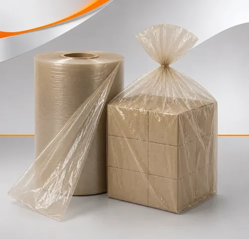 Bobina e saco de polietileno recuperado cristal canela utilizados para embalar caixas de papelão, ideais para proteção, armazenamento, transporte e aplicações industriais.