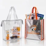 Sacola de PVC transparente para kit promocional e sacola de TNT metalizado personalizada para brindes corporativos, feiras, eventos e ações promocionais.