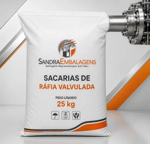 Saco de ráfia valvulado conectado ao bocal de uma máquina de envase industrial para ensacamento automático de fertilizantes, calcário, rações, sementes, resinas e produtos em pó.